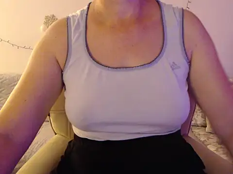 Snapshot of YourfantasyGiuly chatting on 06.06.26 YourfantasyGiuly online show from 06.06.26
