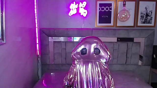 Isabella Collen v online show from 03.20.25