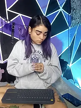 ChloeAllennn online show from 09.18.25