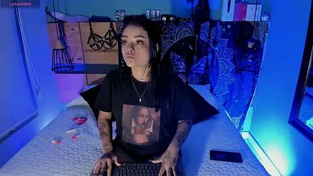 ChloeAllennn online show from 04.28.26