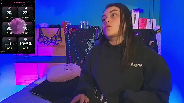 Snapshot of ChloeAllennn chatting on 06.19.26 ChloeAllennn online show from 06.19.26