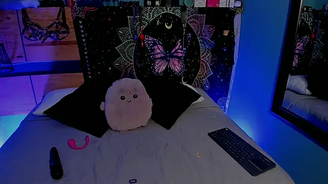 Snapshot of ChloeAllennn chatting on 06.19.26 ChloeAllennn online show from 06.19.26