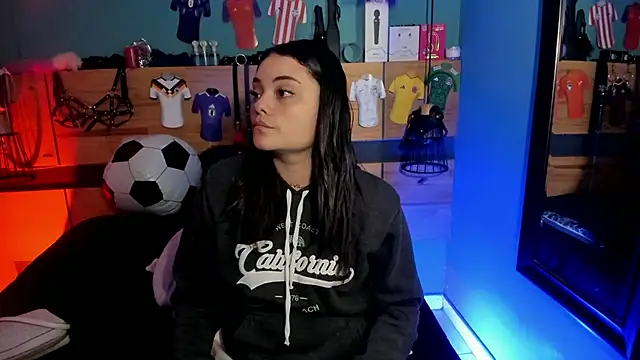Snapshot of ChloeAllennn chatting on 06.25.26 ChloeAllennn online show from 06.25.26