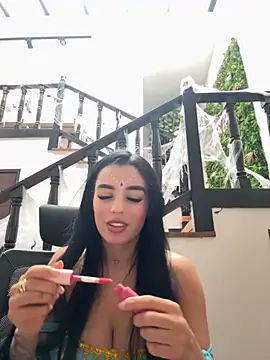 Antonella Smiith  online show from 10.30.25