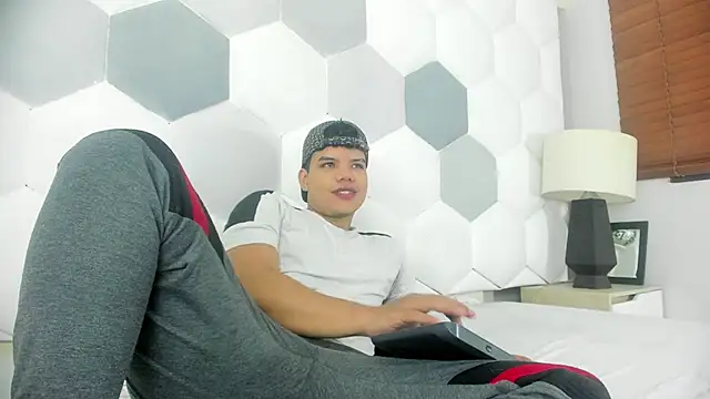 Axel Forte online show from 04.30.26
