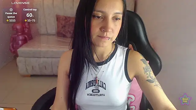 Snapshot of madhison_klain_s chatting on 06.24.26 madhison klain s online show from 06.24.26