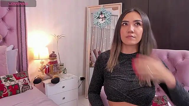 natashaleightt online show from 12.21.25