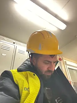 Snapshot of daniel21p chatting on 11.25.25 daniel21p online show from 11.25.25