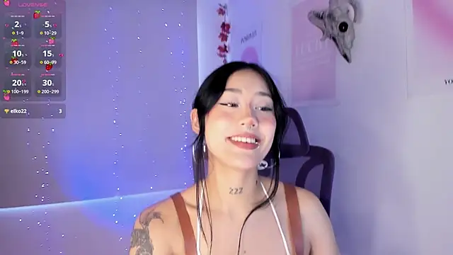 Snapshot of MiaWilsson_ chatting on 12.17.25 MiaWilsson online show from 12.17.25