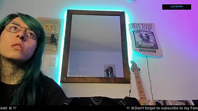 Snapshot of Hisato111 chatting on 10.17.25 Hisato111 online show from 10.17.25