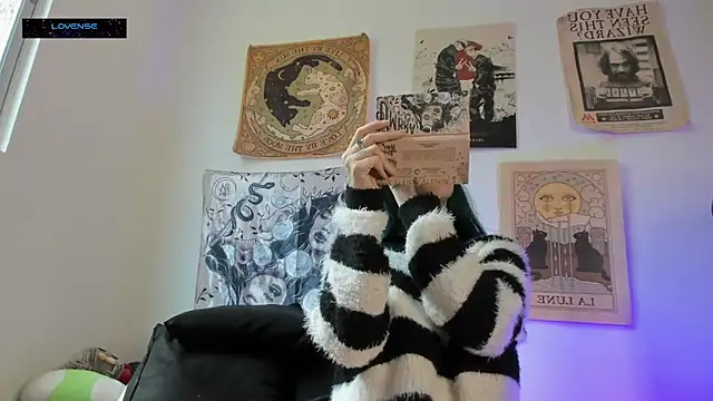 Snapshot of Hisato111 chatting on 11.18.25 Hisato111 online show from 11.18.25