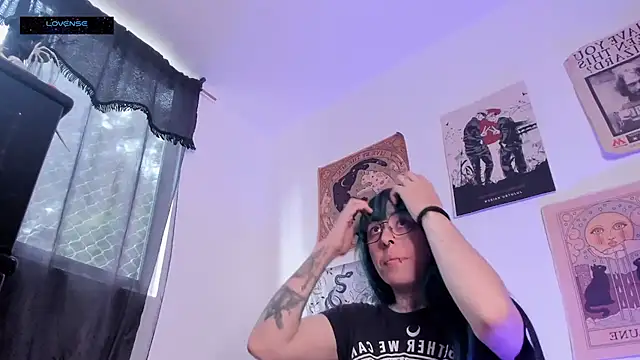 Snapshot of Hisato111 chatting on 11.25.25 Hisato111 online show from 11.25.25