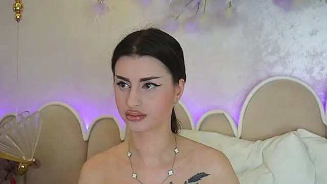 Snapshot of Alice_Voss chatting on 06.05.26 Alice Voss online show from 06.05.26