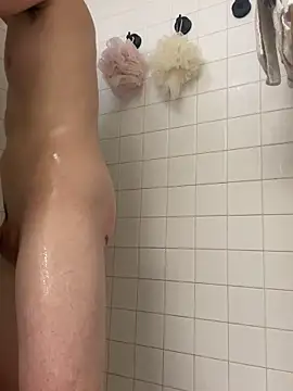 Polaroid White online show from 10.01.25