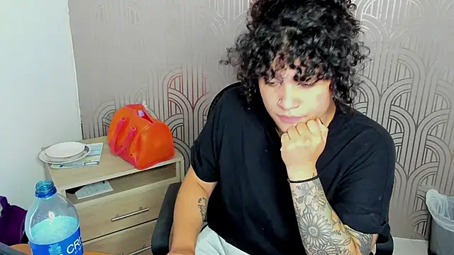 BloodyMaary  online show from 02.26.25