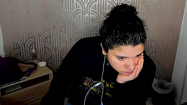 Snapshot of BloodyMaary_ chatting on 02.28.25 BloodyMaary online show from 02.28.25