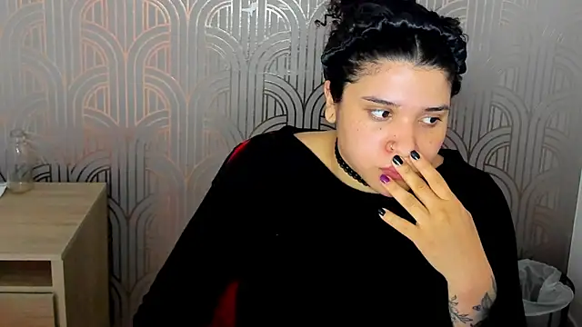 Snapshot of BloodyMaary_ chatting on 03.04.25 BloodyMaary online show from 03.04.25