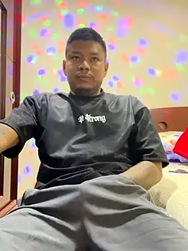 Snapshot of Saipuer31 chatting on 12.15.25 Saipuer31 online show from 12.15.25