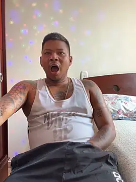 Snapshot of Saipuer31 chatting on 12.15.25 Saipuer31 online show from 12.15.25