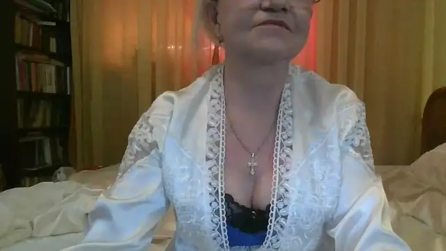 Snapshot of Heidi-Helga chatting on 02.25.25 Heidi-Helga online show from 02.25.25