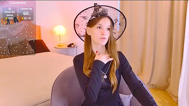 Snapshot of Amber_Rogers chatting on 10.27.25 Amber Rogers online show from 10.27.25