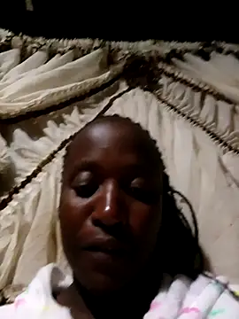 Snapshot of LoveDropss chatting on 09.19.25 LoveDropss online show from 09.19.25