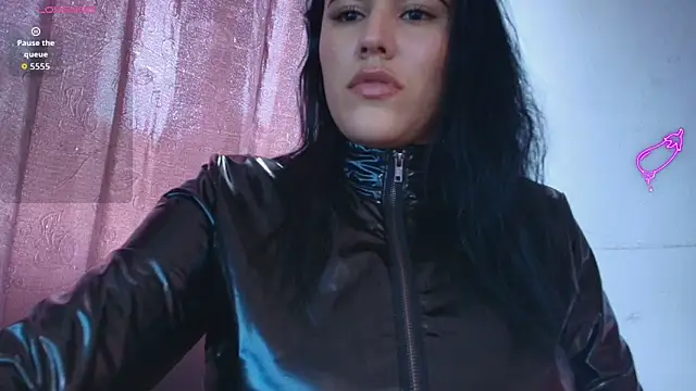 SophiTay online show from 11.10.25