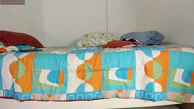 flor herrera01 online show from 11.28.25