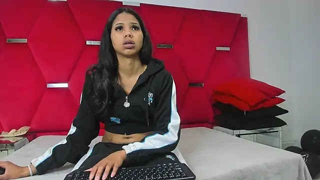 Kendall 6669 online show from 10.21.25