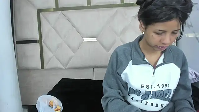 Snapshot of Kendall_6669 chatting on 01.06.26 Kendall 6669 online show from 01.06.26