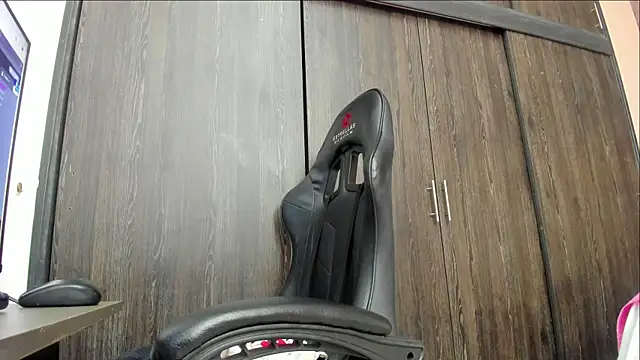 Snapshot of ava-am chatting on 03.09.25 ava-am online show from 03.09.25