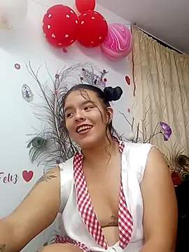 Snapshot of krolay16 chatting on 02.28.25 krolay16 online show from 02.28.25