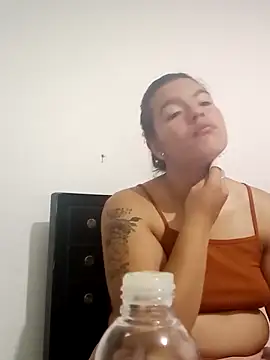 Snapshot of krolay16 chatting on 03.05.25 krolay16 online show from 03.05.25