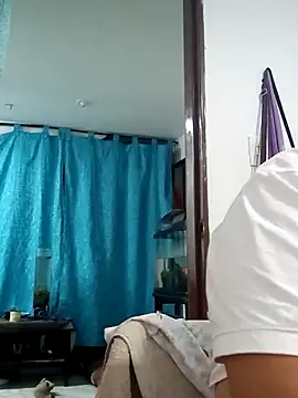 Snapshot of krolay16 chatting on 03.19.25 krolay16 online show from 03.19.25