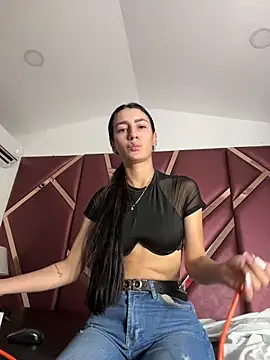 DanielaMedinaa online show from 10.18.25