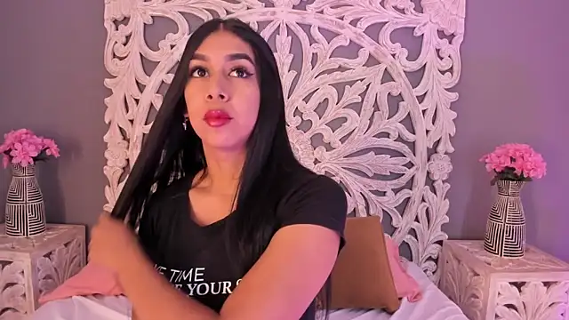 AnnieGibbyns online show from 11.24.25