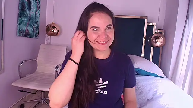 Snapshot of laura_hotties chatting on 05.31.26 laura hotties online show from 05.31.26