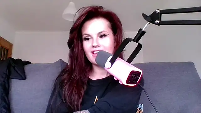 Della Ideal online show from 03.15.25