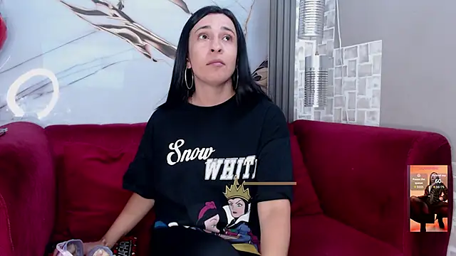 Bella williamss  online show from 04.30.26