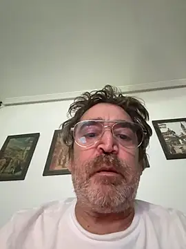 Snapshot of moreno51 chatting on 12.15.25 moreno51 online show from 12.15.25