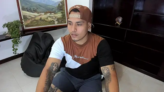 Snapshot of maxflurry_ chatting on 03.04.25 maxflurry online show from 03.04.25