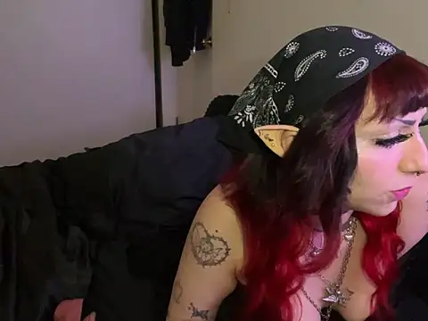 ChrryFoxx online show from 03.12.25