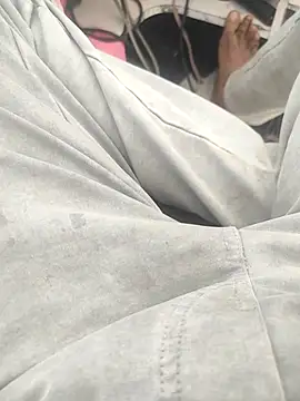 Snapshot of bbclip chatting on 11.14.25 bbclip online show from 11.14.25