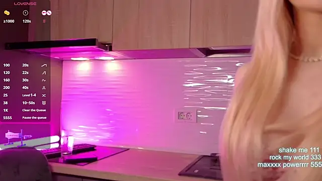 CutiePie69   online show from 11.13.25