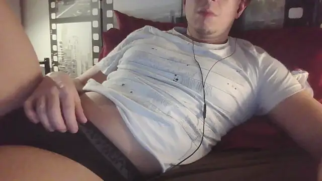 Snapshot of Introlatino88 chatting on 03.12.25 Introlatino88 online show from 03.12.25