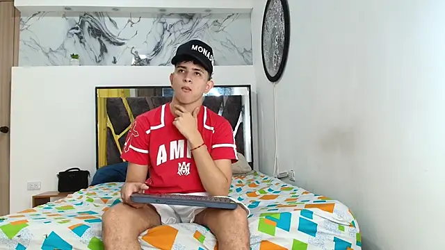 KING OFF BOYS online show from 09.12.25