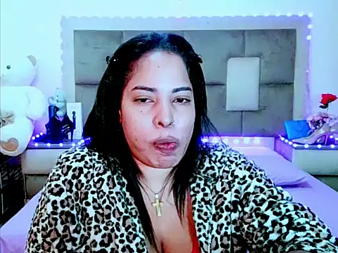 Snapshot of indiantopaz694u chatting on 07.17.26 indiantopaz694u online show from 07.17.26
