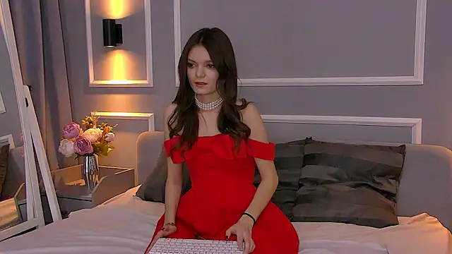 Snapshot of AsterQuinn chatting on 03.07.25 AsterQuinn online show from 03.07.25