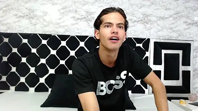 Maximoherrera 16 online show from 02.28.25