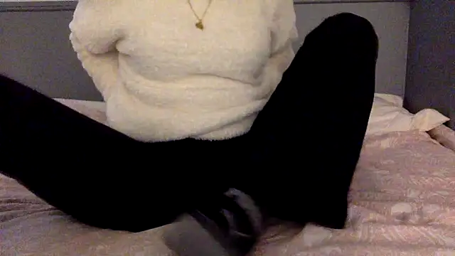 Snapshot of prettyy_kitty chatting on 02.25.25 prettyy kitty online show from 02.25.25